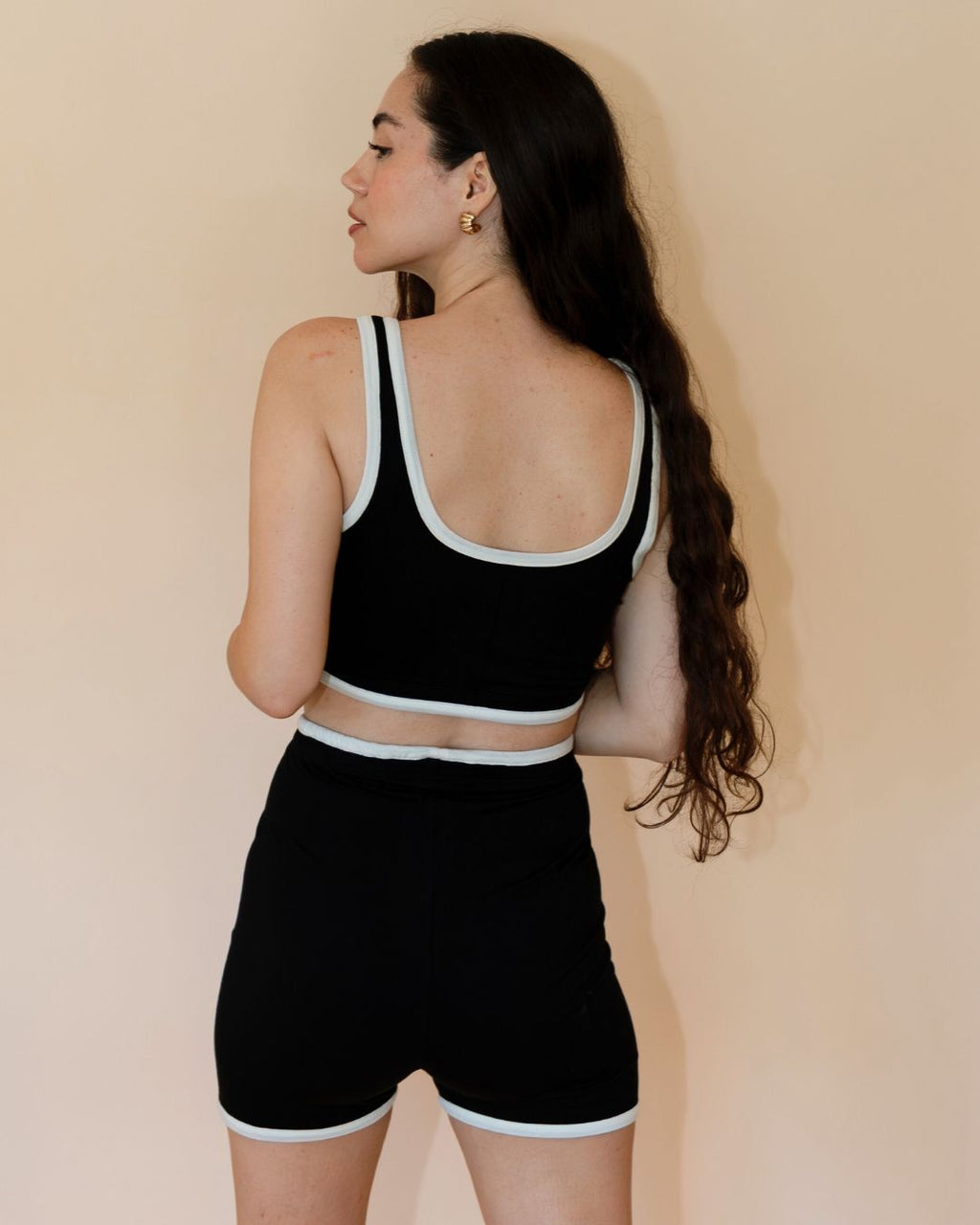 SoftKnit Scoop Neck Crop Top - Jet Contrast